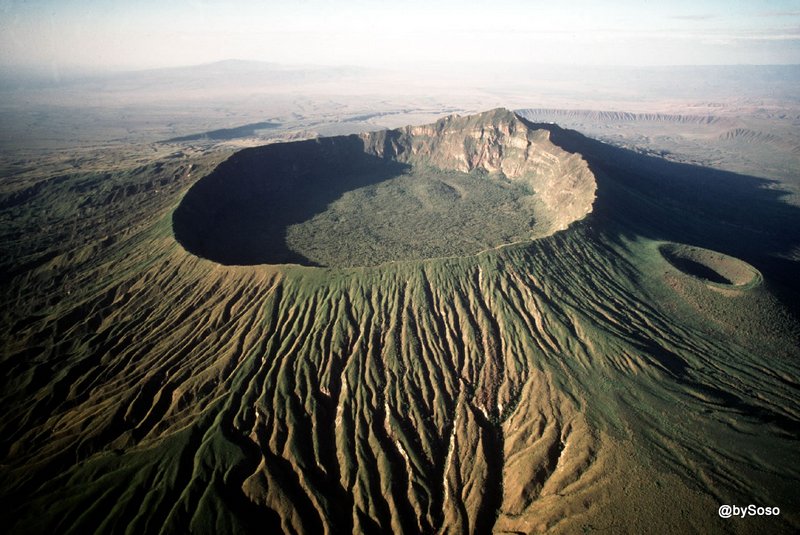 Vue aérienne du Mont Longonot au Kenya